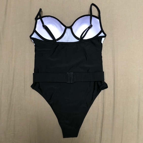 🐠Black and White Belted One Piece Swim Suit - Picture 6 of 8